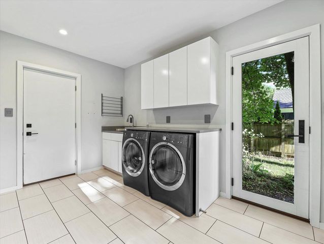 7050 N Belmont LANE, Fox Point, WI 53217