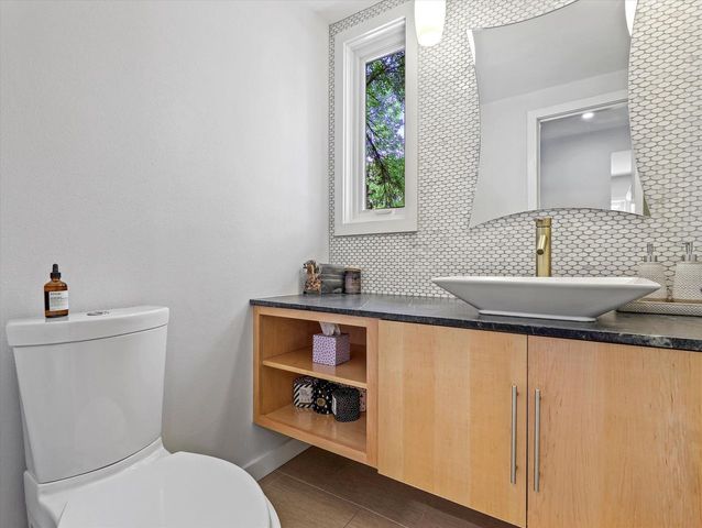 7050 N Belmont LANE, Fox Point, WI 53217