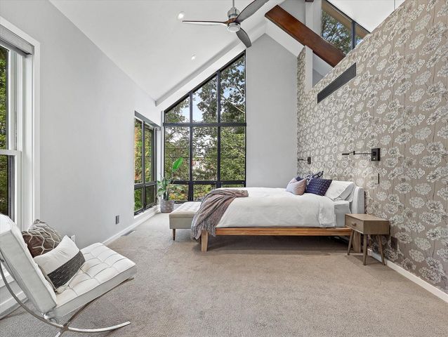 7050 N Belmont LANE, Fox Point, WI 53217