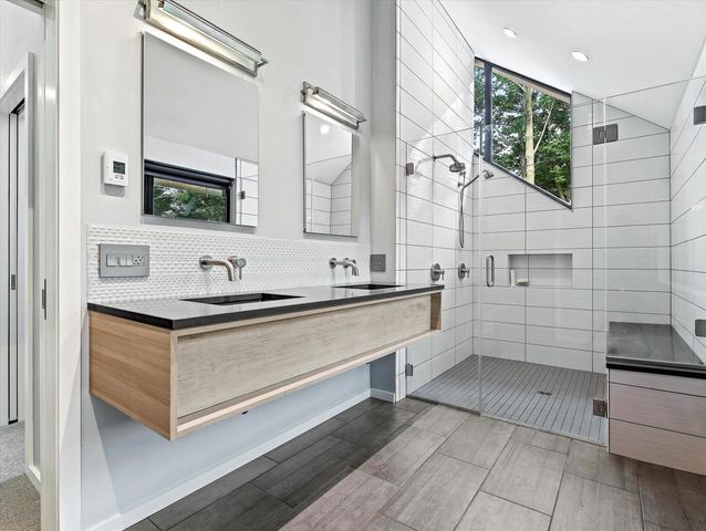 7050 N Belmont LANE, Fox Point, WI 53217