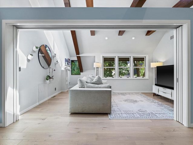 7050 N Belmont LANE, Fox Point, WI 53217