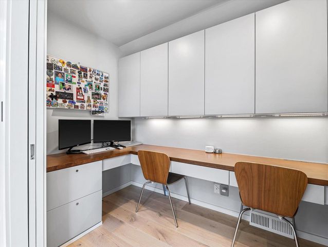 7050 N Belmont LANE, Fox Point, WI 53217