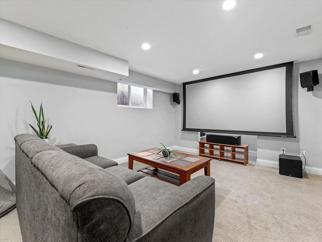 7050 N Belmont LANE, Fox Point, WI 53217