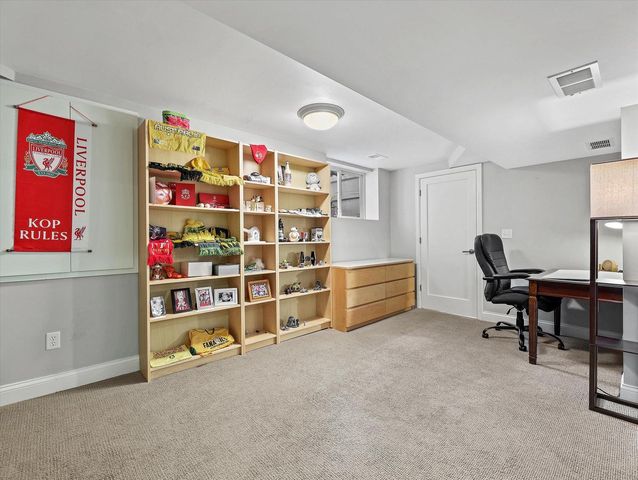 7050 N Belmont LANE, Fox Point, WI 53217