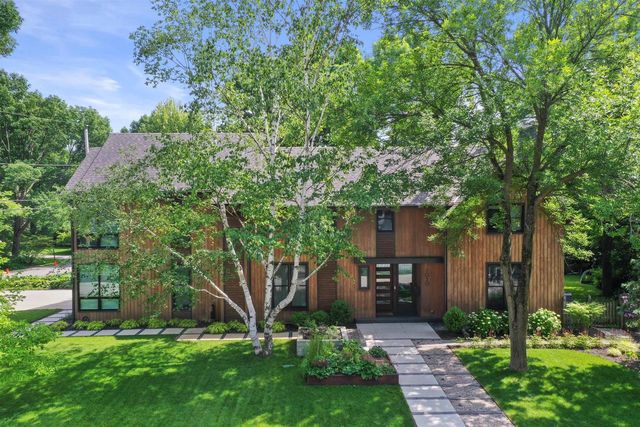 7050 N Belmont LANE, Fox Point, WI 53217