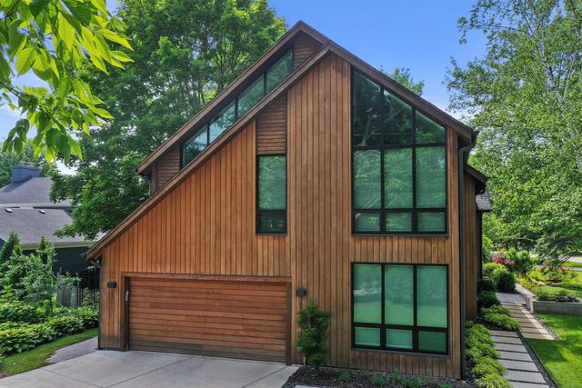 7050 N Belmont LANE, Fox Point, WI 53217