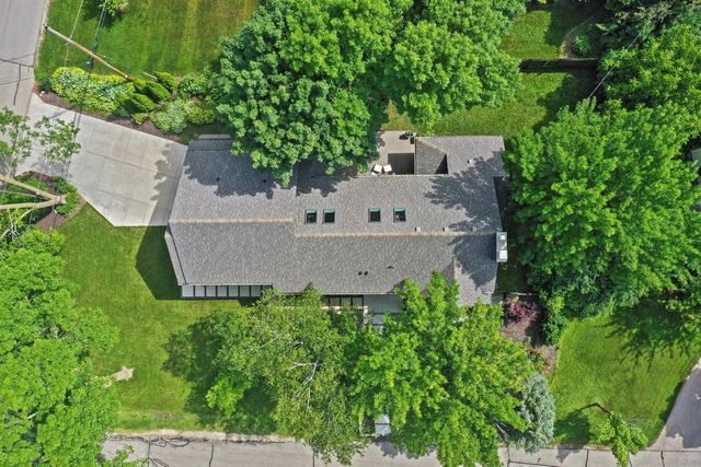 7050 N Belmont LANE, Fox Point, WI 53217