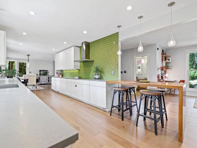 7050 N Belmont LANE, Fox Point, WI 53217