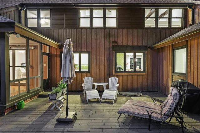 7050 N Belmont LANE, Fox Point, WI 53217