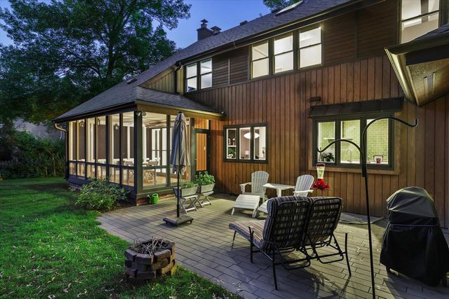 7050 N Belmont LANE, Fox Point, WI 53217