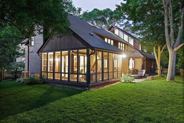 7050 N Belmont LANE, Fox Point, WI 53217