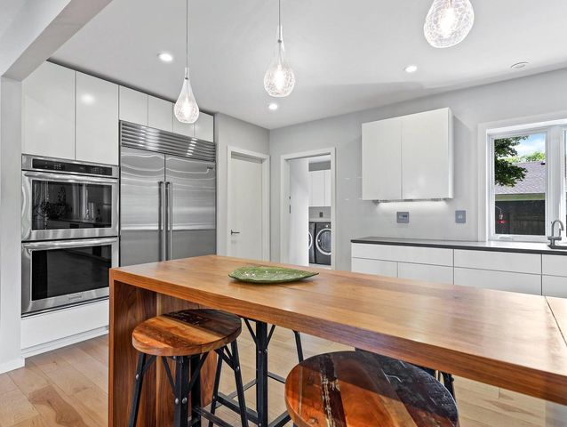 7050 N Belmont LANE, Fox Point, WI 53217