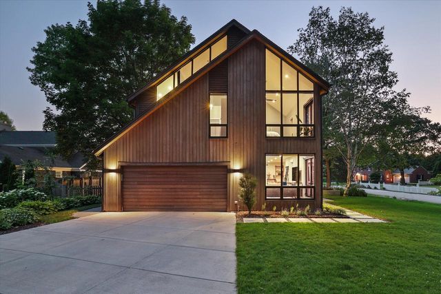 7050 N Belmont LANE, Fox Point, WI 53217