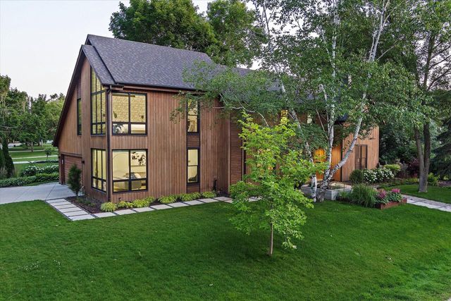 7050 N Belmont LANE, Fox Point, WI 53217