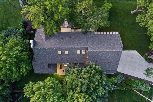 7050 N Belmont LANE, Fox Point, WI 53217