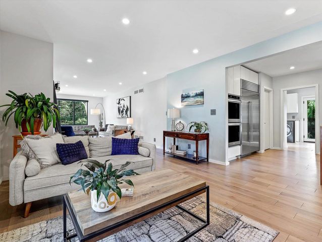 7050 N Belmont LANE, Fox Point, WI 53217