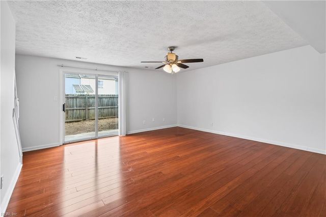 8 Lucinda CT, Hampton, VA 23666