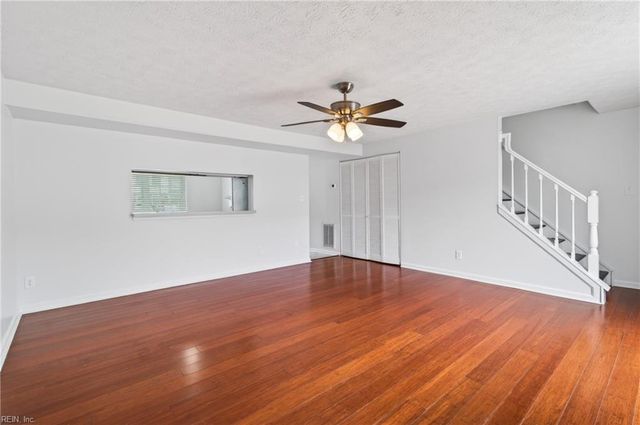 8 Lucinda CT, Hampton, VA 23666