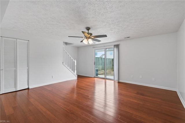 8 Lucinda CT, Hampton, VA 23666
