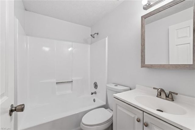 8 Lucinda CT, Hampton, VA 23666