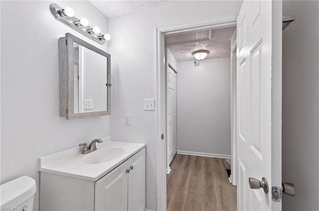 8 Lucinda CT, Hampton, VA 23666