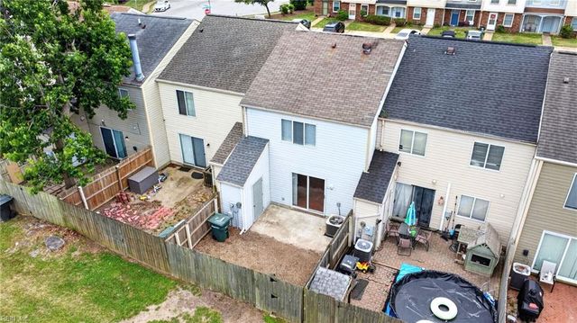 8 Lucinda CT, Hampton, VA 23666