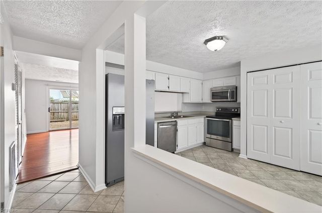 8 Lucinda CT, Hampton, VA 23666