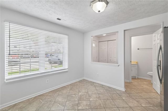 8 Lucinda CT, Hampton, VA 23666