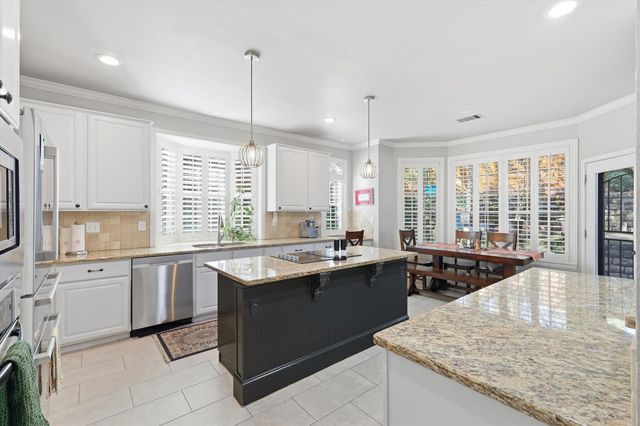 943 Kingwood Circle, Highland Village, TX 75077