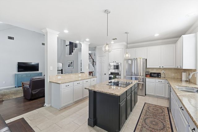 943 Kingwood Circle, Highland Village, TX 75077