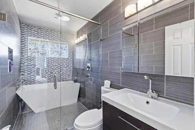 943 Kingwood Circle, Highland Village, TX 75077