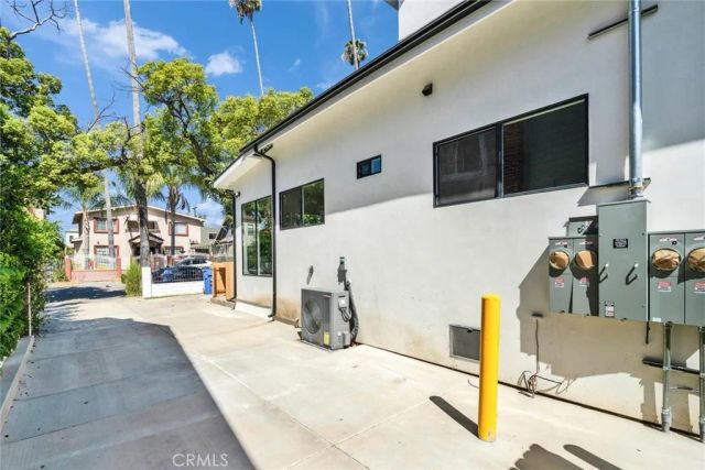 1606 N Kingsley, Los Angeles, CA 90027