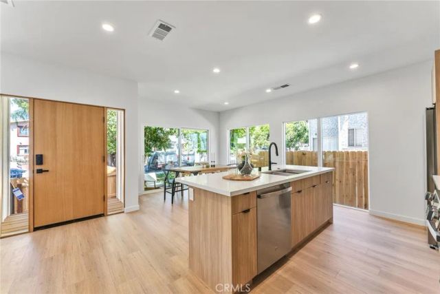 1606 N Kingsley, Los Angeles, CA 90027