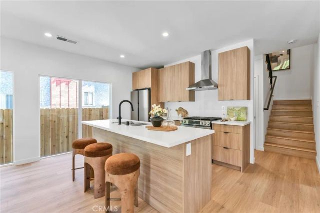 1606 N Kingsley, Los Angeles, CA 90027