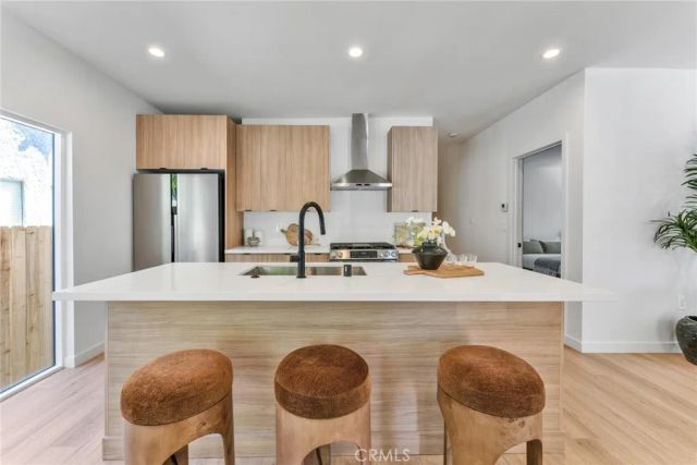 1606 N Kingsley, Los Angeles, CA 90027