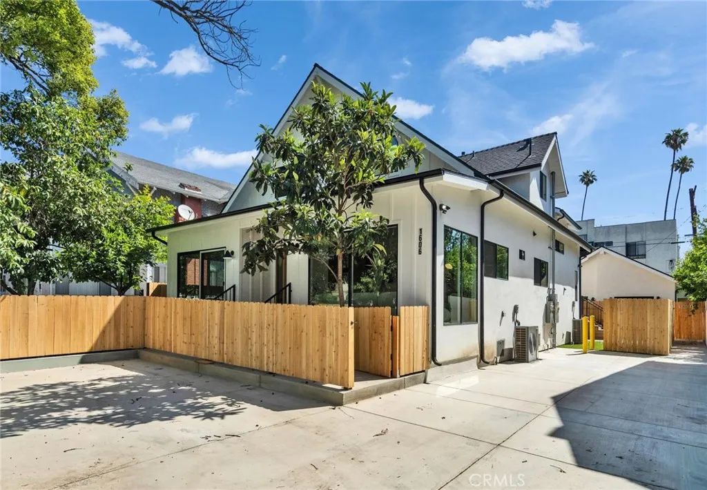 1606 N Kingsley, Los Angeles, CA 90027