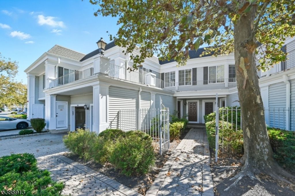 283 Riveredge Dr, Chatham Twp., NJ 07928