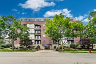 110 S Evergreen Avenue 4CS, Arlington Heights, IL 60005