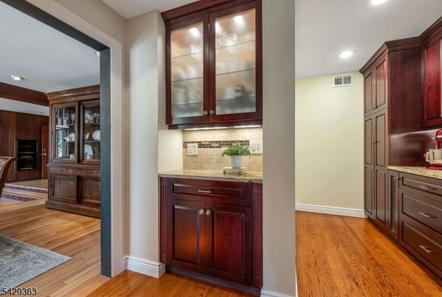 84 Bogerts Mill Rd, Harrington Park Boro, NJ 07640