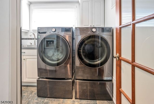 84 Bogerts Mill Rd, Harrington Park Boro, NJ 07640