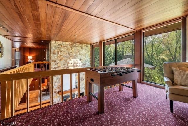 84 Bogerts Mill Rd, Harrington Park Boro, NJ 07640