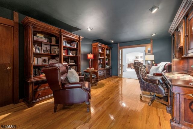 84 Bogerts Mill Rd, Harrington Park Boro, NJ 07640