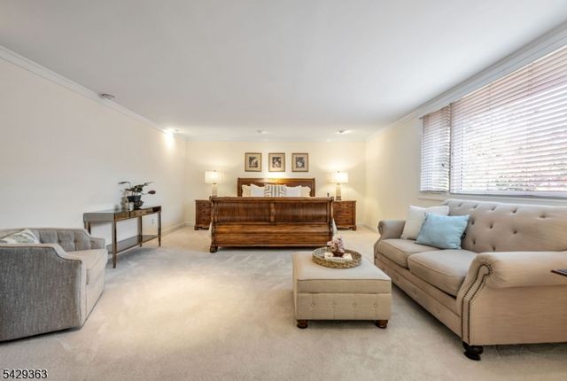 84 Bogerts Mill Rd, Harrington Park Boro, NJ 07640
