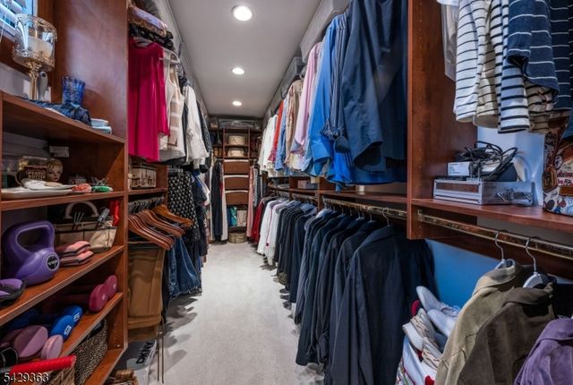 84 Bogerts Mill Rd, Harrington Park Boro, NJ 07640
