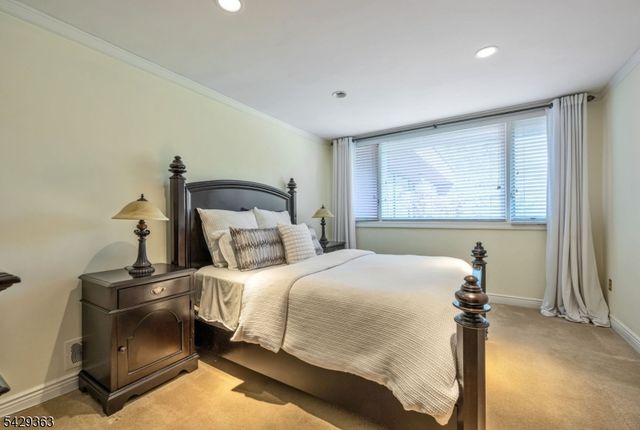 84 Bogerts Mill Rd, Harrington Park Boro, NJ 07640