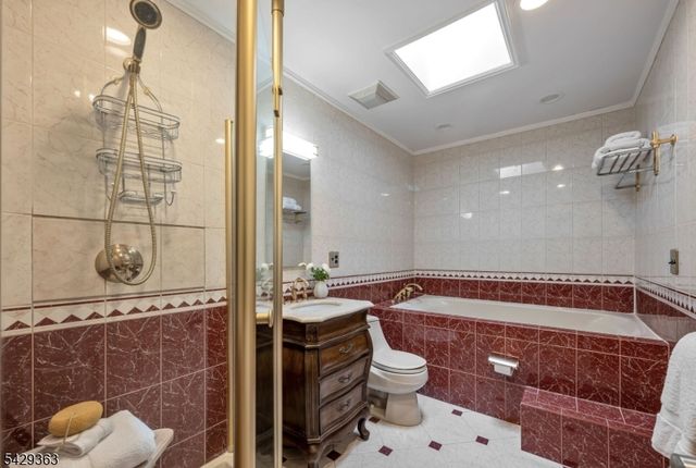 84 Bogerts Mill Rd, Harrington Park Boro, NJ 07640