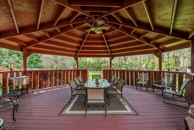 84 Bogerts Mill Rd, Harrington Park Boro, NJ 07640