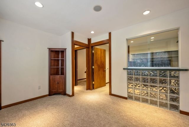 84 Bogerts Mill Rd, Harrington Park Boro, NJ 07640