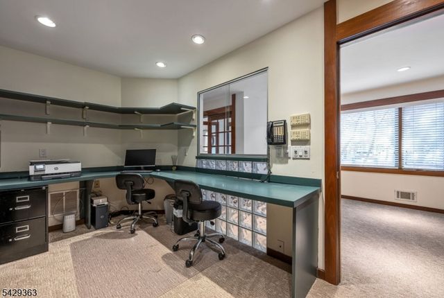 84 Bogerts Mill Rd, Harrington Park Boro, NJ 07640