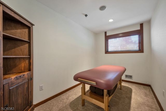 84 Bogerts Mill Rd, Harrington Park Boro, NJ 07640